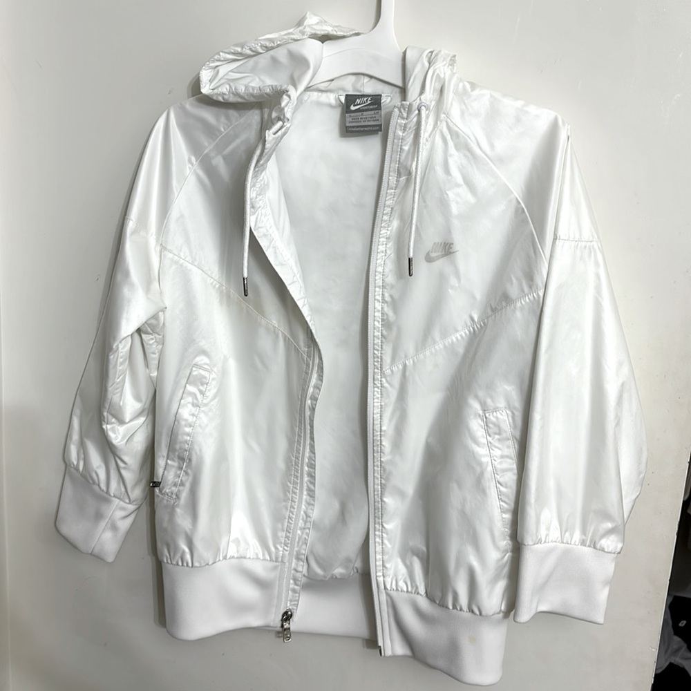 Nike kids small windbreaker jacket /fits like a kids XL